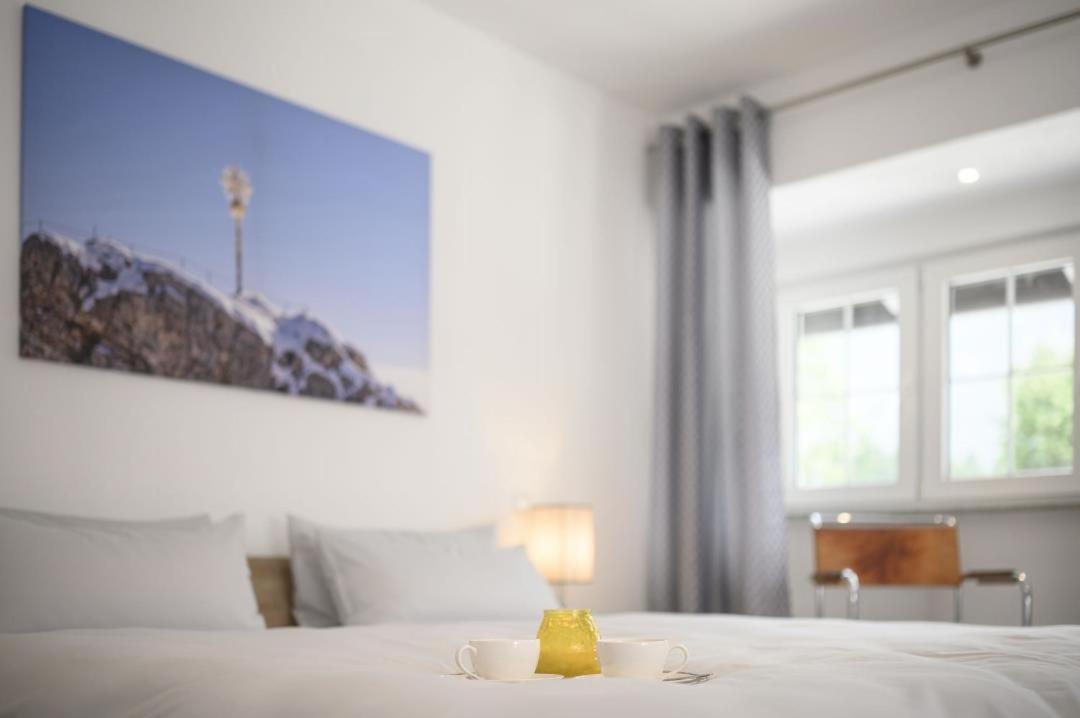 Enzian Apartments ไกรน์เนา ภายนอก รูปภาพ