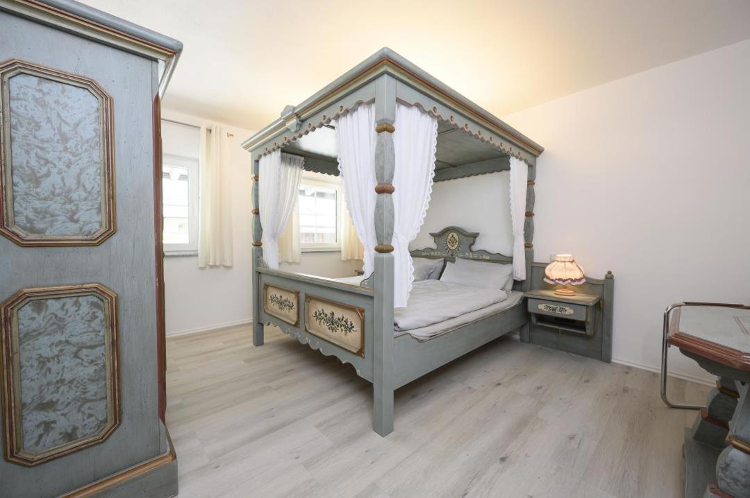 Enzian Apartments ไกรน์เนา ภายนอก รูปภาพ