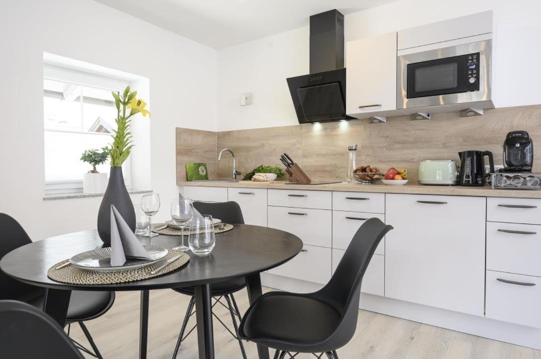 Enzian Apartments ไกรน์เนา ภายนอก รูปภาพ