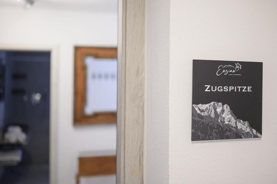 Enzian Apartments ไกรน์เนา ภายนอก รูปภาพ