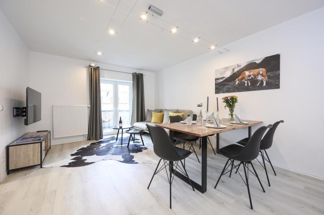 Enzian Apartments ไกรน์เนา ภายนอก รูปภาพ
