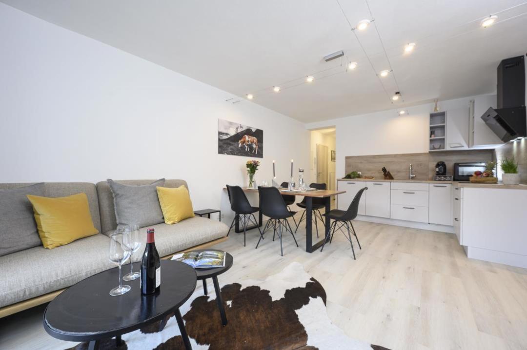 Enzian Apartments ไกรน์เนา ภายนอก รูปภาพ