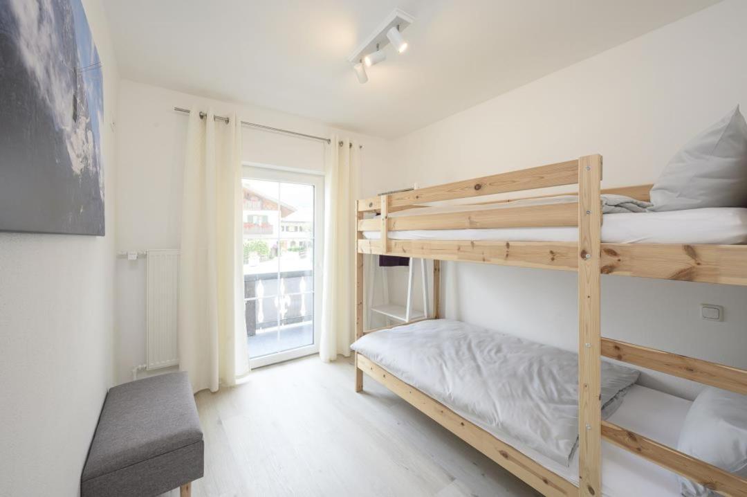 Enzian Apartments ไกรน์เนา ภายนอก รูปภาพ