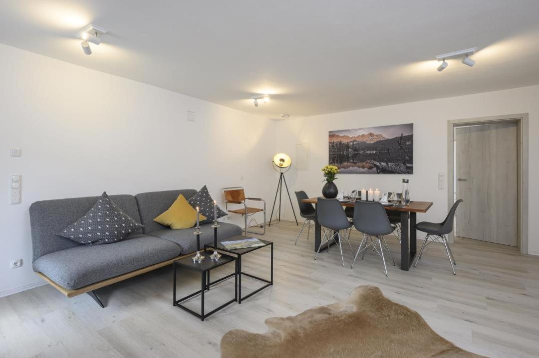 Enzian Apartments ไกรน์เนา ภายนอก รูปภาพ